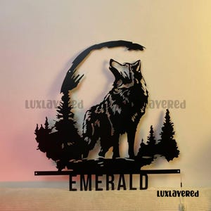 Letrero de metal con forma de luna de lobo personalizado, luz LED de bosque de lobos, arte de pared con luz de metal con nombre de lobo, letrero de metal con forma de animal de lobo para decoración de pared del hogar