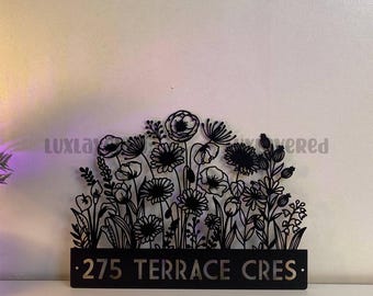 Letrero metálico con número de casa floral personalizado: placa de dirección moderna para exteriores