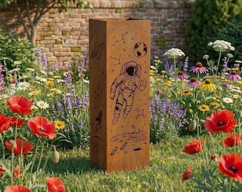 Astronaut Metal Garden Column, Space Theme Outdoor Decor, Astronaut Garden Art, Dad Gifts