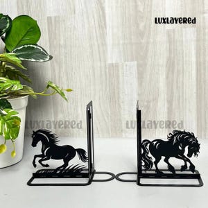 Personalized Horse Metal Bookends, Custom Horse Book End with Name, Pet Bookshelf Decor, Cowboy Lover Gift, Horse Bookshelf Home Decor