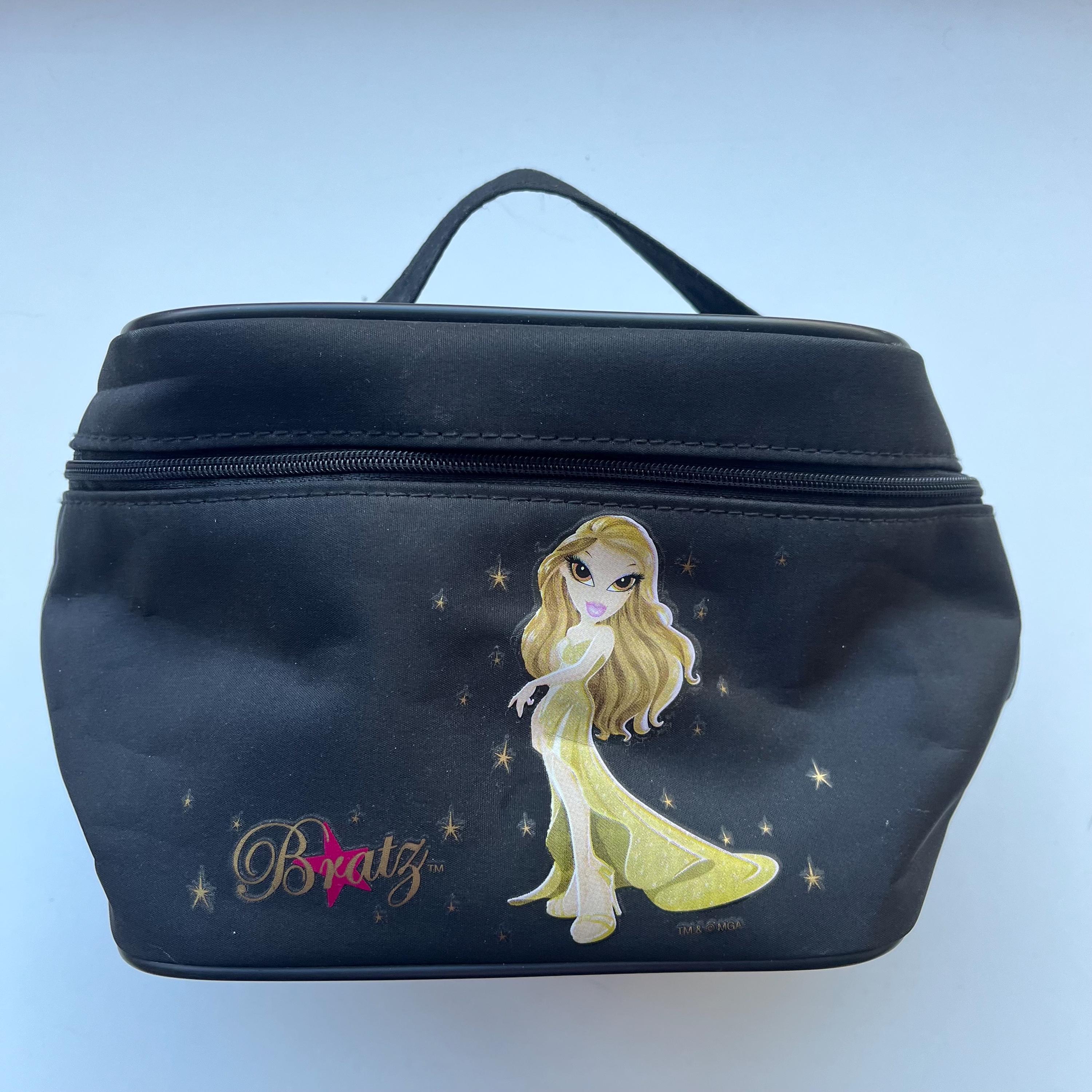 BRATZのトートバッグ Bratz Tote Bag With Speakers Connect Your MP3 Or iPod 20”x11