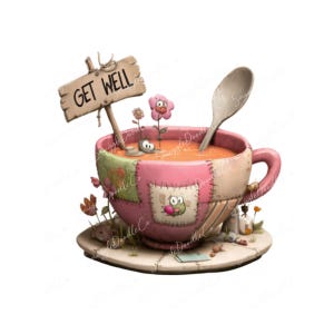 Könnte beinhalten: Eine rosa Patchwork-Teetasse mit Untertasse, gefüllt mit orangefarbener Flüssigkeit und einem Löffel. Ein Holzschild trägt die Aufschrift GET WELL. Die Tasse zeigt einen kleinen grünen Frosch, kleine Blumen und ein kleines graues Wesen.