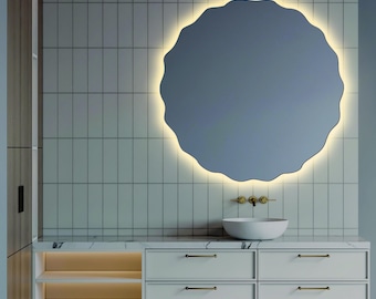 Miroir LED ondulé : miroir de courtoisie éclairé moderne pour décoration de salle de bain