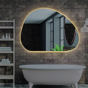 Miroir mural irrégulier rétroéclairé à LED | Miroir de salle de bain sans cadre de forme organique | Meuble-lavabo lumineux | Lueur ambiante