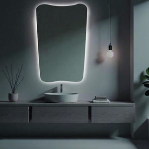 Miroir LED Wavy Edge : miroir de courtoisie moderne rétro-éclairé sans cadre