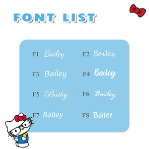 Może przedstawiać: Jasnoniebieska grafika z napisem "FONT LIST" w kolorze niebieskim. Grafika przedstawia osiem r&oacute;żnych styl&oacute;w czcionek imienia "Bailey" w kolorze białym. W rogu znajduje się postać z kresk&oacute;wki z czerwoną kokardą.