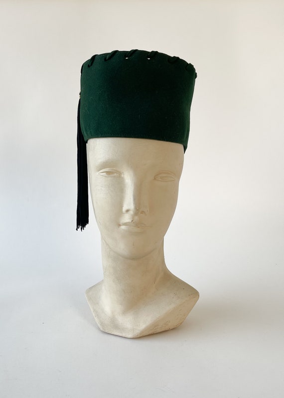 Vintage 1940s Green Felt Hat with Tassel - image 2