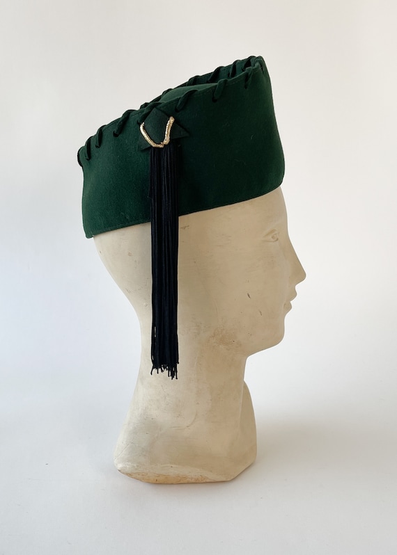 Vintage 1940s Green Felt Hat with Tassel - image 3