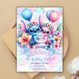 Puede incluir: Una invitaci&oacute;n de cumplea&ntilde;os azul y rosa con Stitch y Angel de Lilo & Stitch. La invitaci&oacute;n tiene un dise&ntilde;o floral con un fondo rosa y azul. El texto de la invitaci&oacute;n dice "Adeline's 7th Birthday Party, Saturday, 25 May at 02:30 PM, 123 Anywhere St., Any City, RSVP Jennifer at (123) 456-7000."