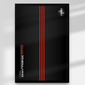 Pode incluir: Obra de arte retangular preta com duas listras vermelhas verticais no centro. O texto "DAYTONA SP3" é impresso verticalmente em branco no lado esquerdo.