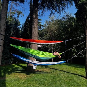 Lightweight Nylon Hammock – Portable Camping Hammock with Straps & Carabiners | Travel, Hiking, Backyard, Indoor Use | 140x260cm