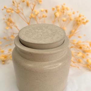 Minimalist concrete jar | Handmade decorative container | Natural candle vessel | Eco-friendly Scandinavian home decor