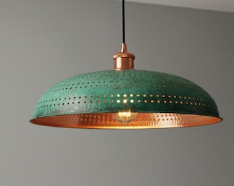 Lámpara colgante marroquí de cobre hecha a mano – Iluminación rústica con pátina verde