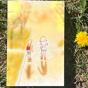 Tarjeta de felicitación de primavera con temática de patinadores nostálgicos, estilo retro juvenil de verano de los 90, con chicas y chicos patinando, tarjeta cinematográfica con niños jugando en la calle.