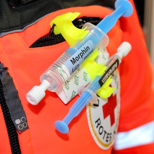 Porta siringa // porta tessera - servizi di emergenza - medicina - infermieristica - ospedale - medico