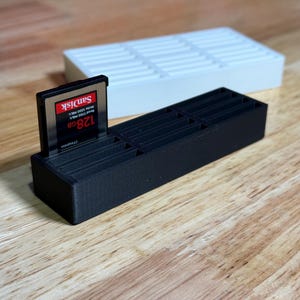 Porte-cartes de bureau CF Express - Basique | Support pour 12 ou 24 cartes avec option de montage magnétique