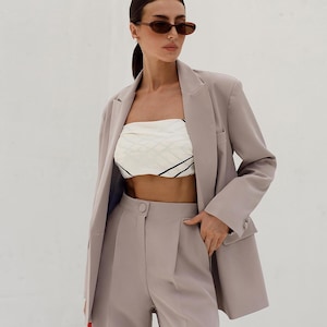 Costume deux pièces classique pour femme : blazer et pantalon, ensemble costume moka pour femme, costume d'affaires classique, costume pantalon moka pour femme, costume deux pièces
