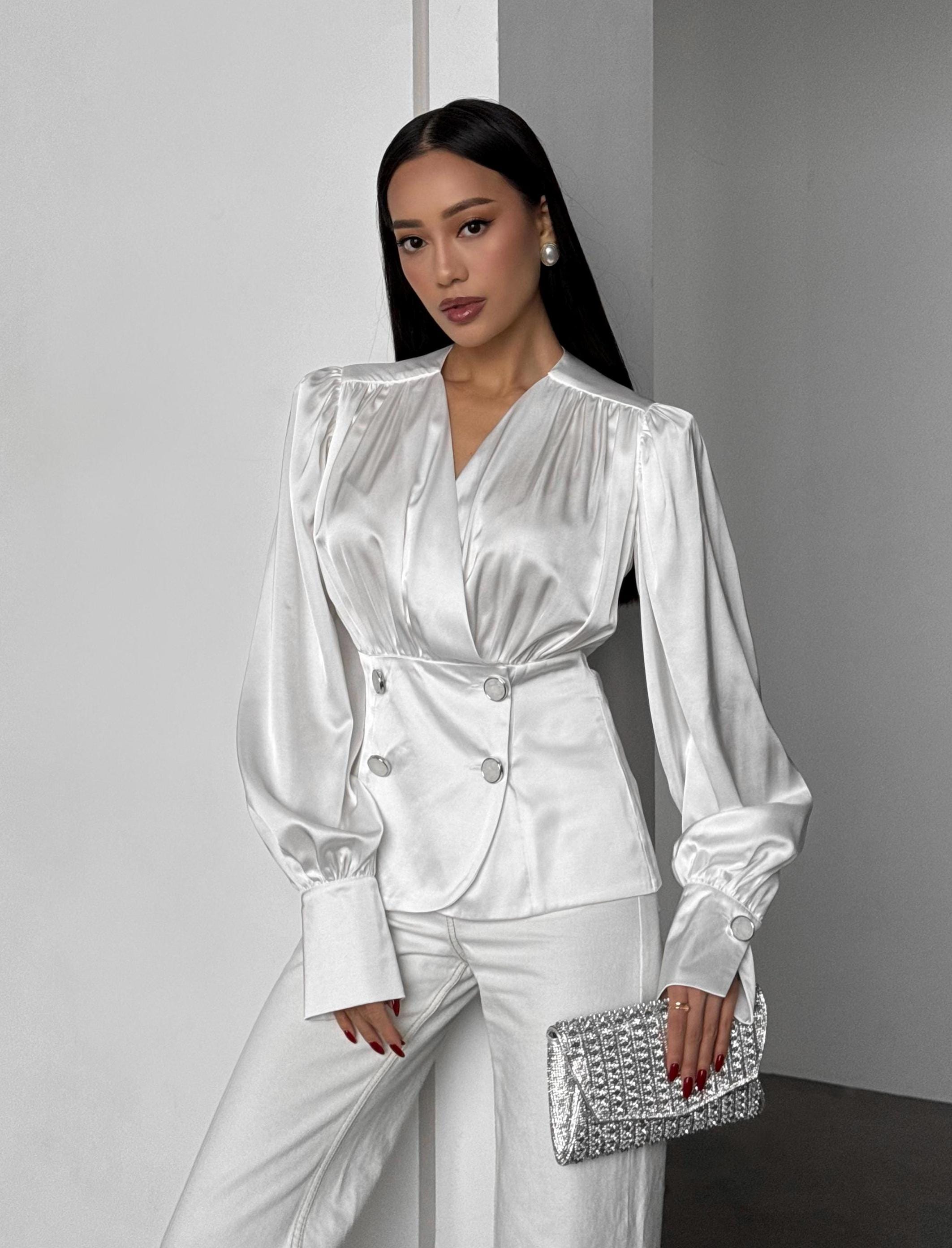 Weiße Elegante Satin Bluse mit V-Ausschnitt & Statement Ärmeln, Damen Satin Bluse, Top mit Ärmeln, Vintage Satin Bluse, Weiße Satin Bluse