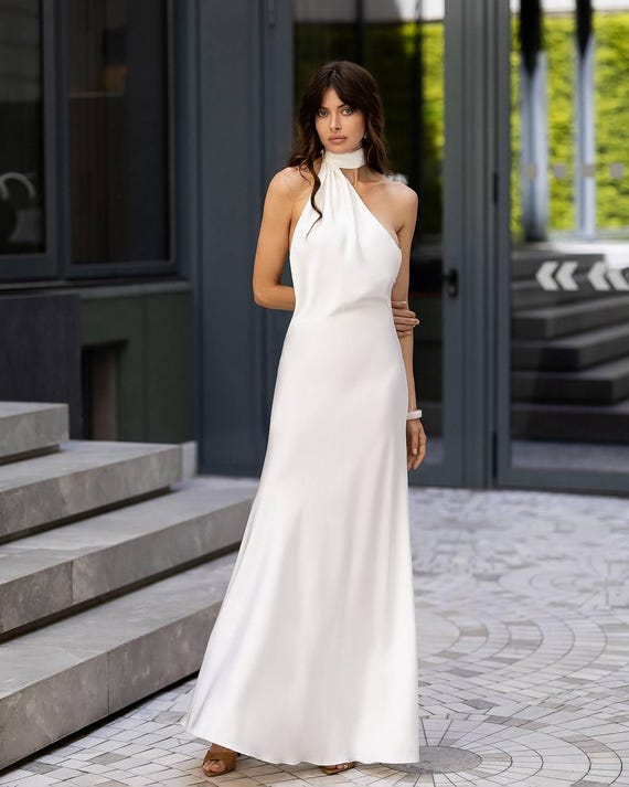 dark blue sequin prom dress Navy Strapless A-Line Long Gown Estimated Ship Date: October 15 Gytharion Womens Prom Party Size:44 x 30 Whether you are dressing