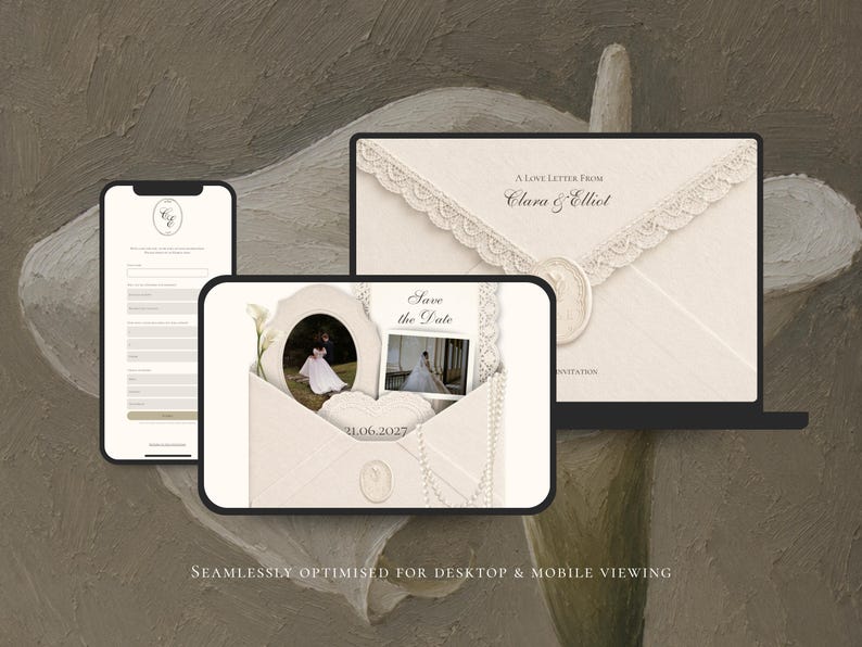 Puede incluir: Un tel&eacute;fono inteligente y una pantalla de port&aacute;til que muestran una plantilla de sitio web para invitaciones de boda. El dise&ntilde;o presenta sobres color crema con encaje, sellos de cera y marcos de fotos. El texto incluye A Love Letter From Clara & Elliot.