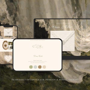 Puede incluir: Una pantalla digital que muestra una plantilla de sitio web de bodas en un port&aacute;til, una tableta y un tel&eacute;fono inteligente. Las pantallas muestran los nombres Clara & Elliot, un sobre blanco con sello de cera, una secci&oacute;n de c&oacute;digo de vestimenta y una paleta de colores salvia, azul, bronceado y crema.