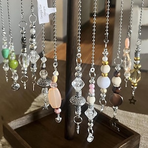 Łańcuszek wachlarzowy z koralikami, ręcznie robiony, możliwość dostosowania kolorów, każde zamówienie wykonuję ręcznie.