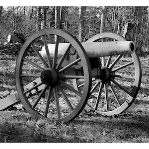 8X10 Photograph of a U.S. Civil War cannon.