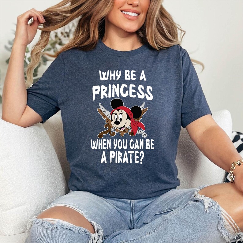 K&ouml;nnte beinhalten: Ein Set aus drei Keramikbechern mit gesprenkelter, matter Oberfl&auml;che. Die Becher sind in Creme-, Hellgrau- und Dunkelgraut&ouml;nen gehalten. Jeder Becher hat ein schlichtes, minimalistisches Design und einen abgerundeten Henkel.