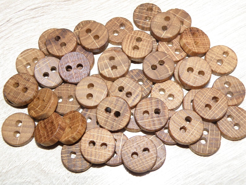Small 50 Handmade oak wood buttons accessories 0,59 diameter x 0,16 thick