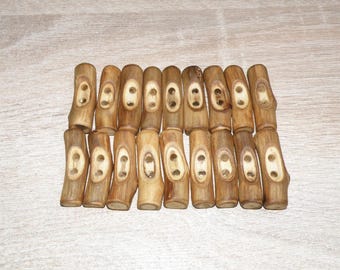 Large 18 Handmade acacia wood Tree Branch Buttons , accessories (1,57" diameter x 0,47" thick)