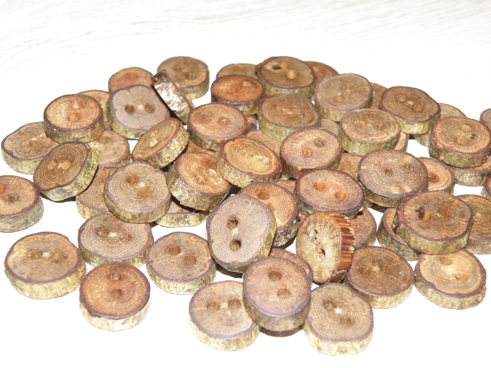 Small 60 Handmade Oak Wood Buttons With Bark , Accessories (0,59 ...