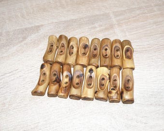 Large 16 Handmade acacia wood Tree Branch Buttons , accessories (1,57" diameter x 0,51" thick)