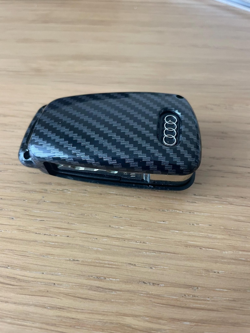 Audi Car Key Case Cover Carbon Design for Audi A1 A3 A4 8P 8L 8V A5 B6 B7 A6 A7 C5 C6 Q3 Q5 Q7 4F S3 S4 S6 RS3 RS TT Shell Fob