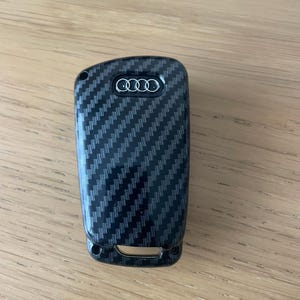 Audi Car Key Case Cover Carbon Design for Audi A1 A3 A4 8P 8L 8V A5 B6 B7 A6 A7 C5 C6 Q3 Q5 Q7 4F S3 S4 S6 RS3 RS TT Shell Fob