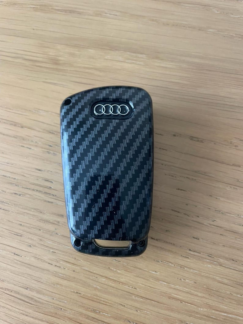 Audi Car Key Case Cover Carbon Design for Audi A1 A3 A4 8P 8L 8V A5 B6 B7 A6 A7 C5 C6 Q3 Q5 Q7 4F S3 S4 S6 RS3 RS TT Shell Fob