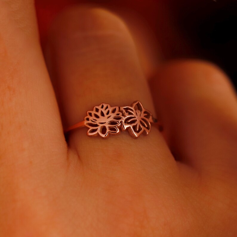family flower bouquet ring, birth flower ring, 3 birthflower ring, birth flower ring non tarnish, poppy ring white gold, water lily ring, birth flower mom gift ring, ring with birth month flower, family ring birth flower, daisy birth month ring, silver birth flower signet ring, kids birth flower rings, 4 birthflower ring, monthers day rings flowers, birthflower ring with initial, poppy jewellery ring engraving, best friend birth flower rings, birthflower ring may, january birth month flower ring