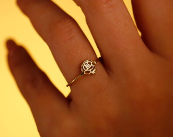 Personalized Birth Flower Ring: 925 Sterling Silver, Custom Floral Jewelry