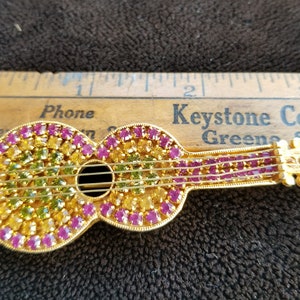 vintage GURITAR Crystal rhinestones brooch unsigned
