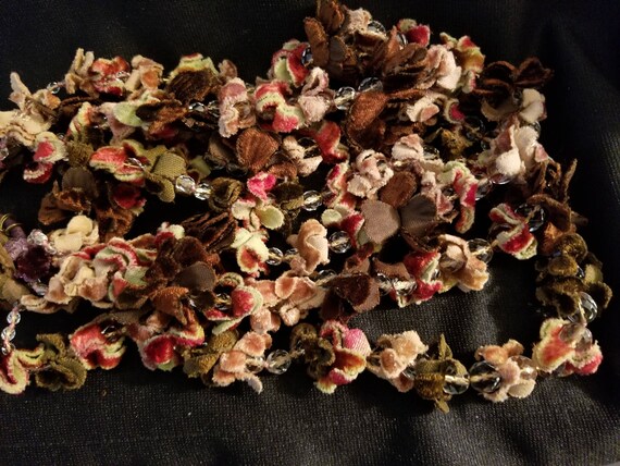 Fabulous FELT FLOWERS necklace - image 9