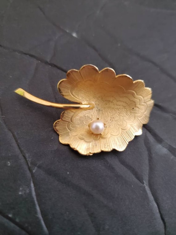 Vintage Flower gold filled genuine cultured pearl 