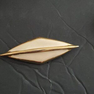 Vintage enamel  brooch  gold plate