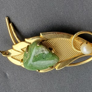 Broche / pin vintage de perlas y jade