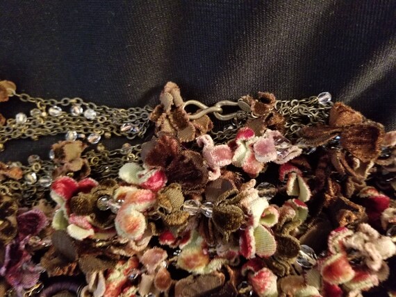 Fabulous FELT FLOWERS necklace - image 5