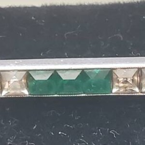 vintage Green and Clear rhinestones brooch / pin unsigned