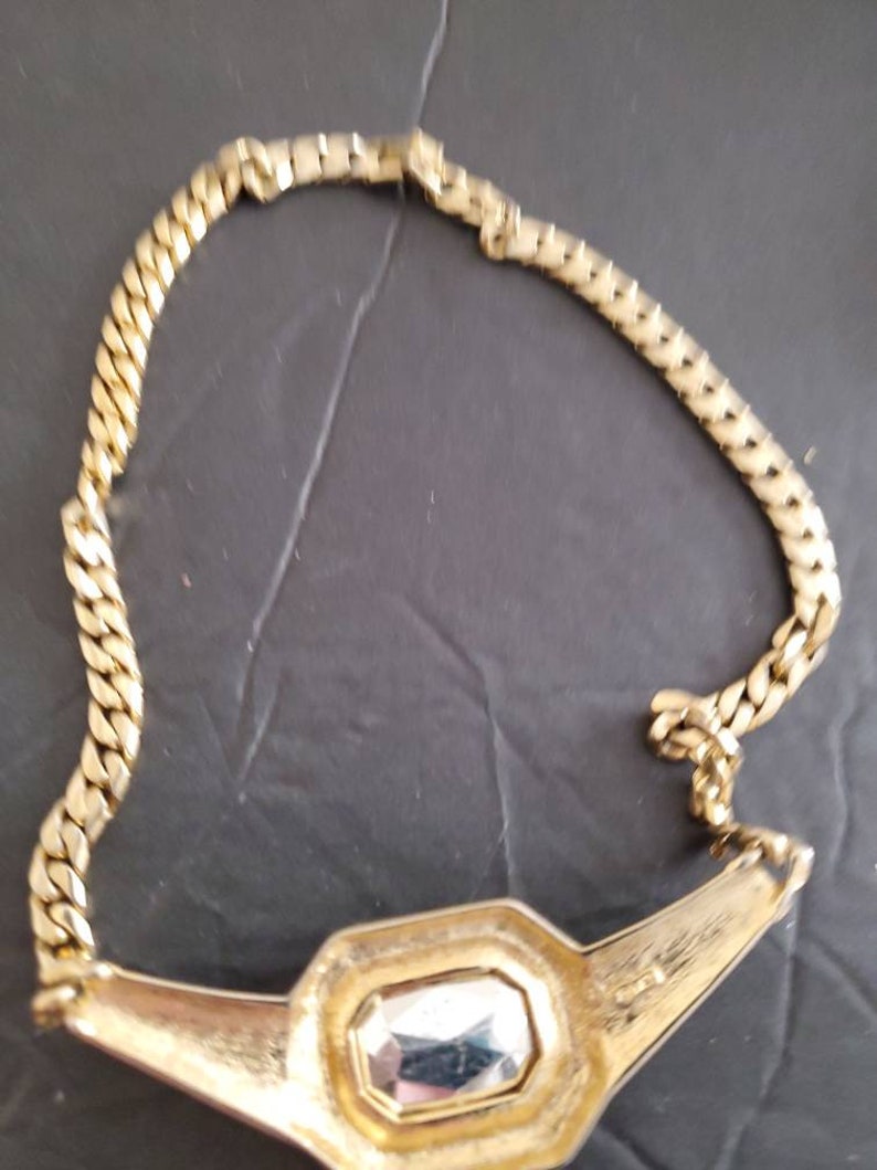 Vintage signed TAT necklace Enamel rhinestone Gold plated image 9