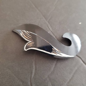 Vintage whale Luctie Plastic brooch / pin