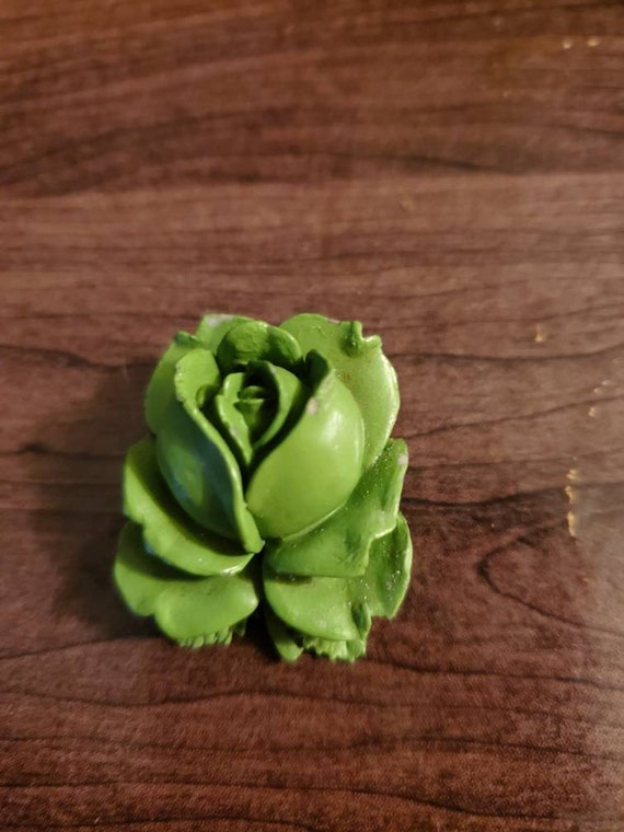 Brooch Vintage Green flower carved Plastic rose p… - image 3
