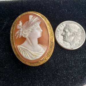 Antique Cameo Pendant, Pin / Brooch gold