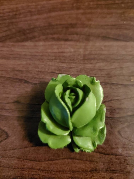 Brooch Vintage Green flower carved Plastic rose p… - image 1