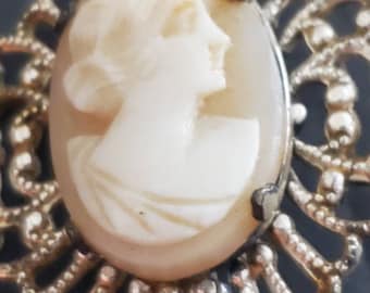 Vintage Cameo Pin /Brooch GREAT MOTHER'S Day Gift